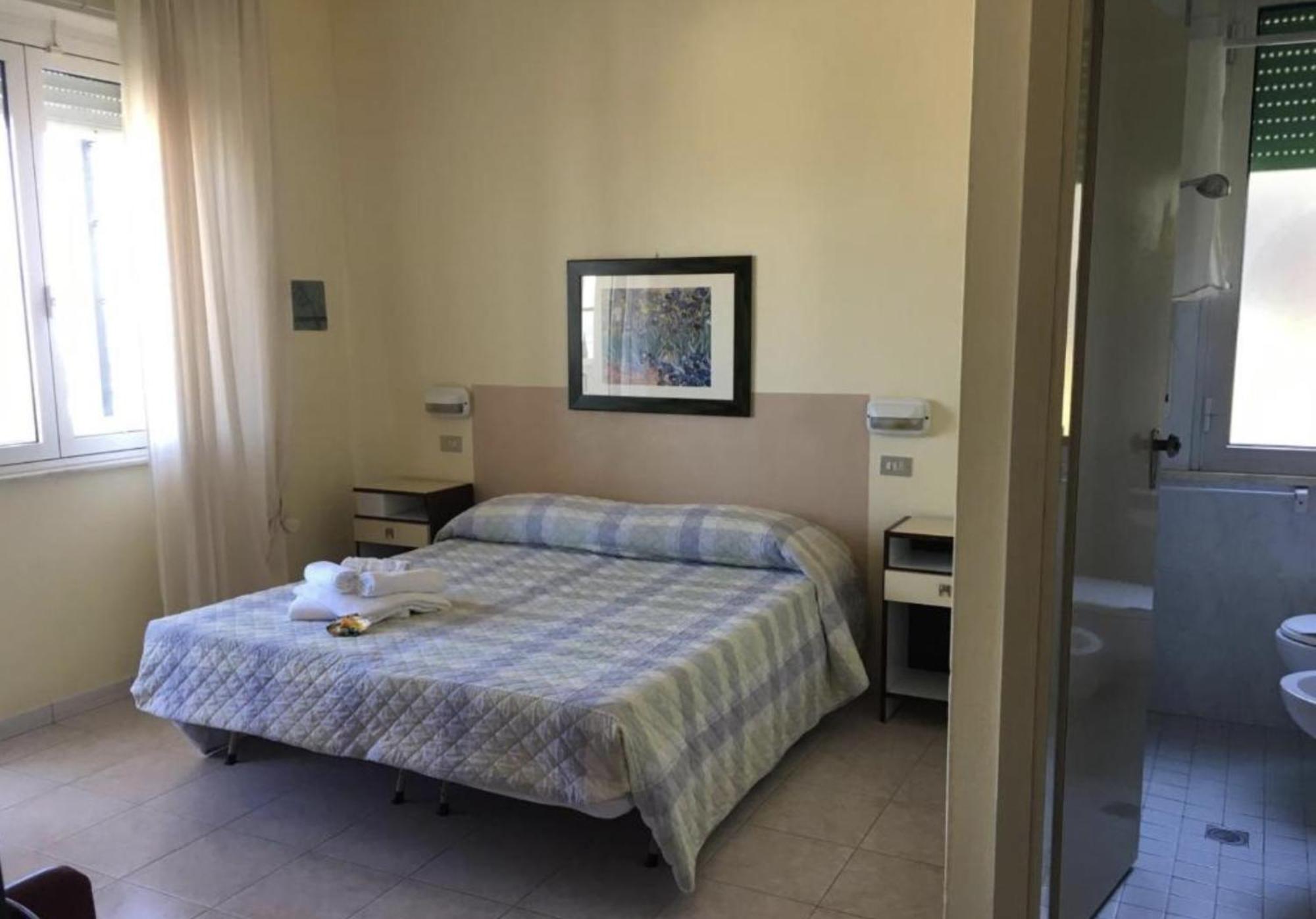 Hotel Bonaria Rimini Exterior photo
