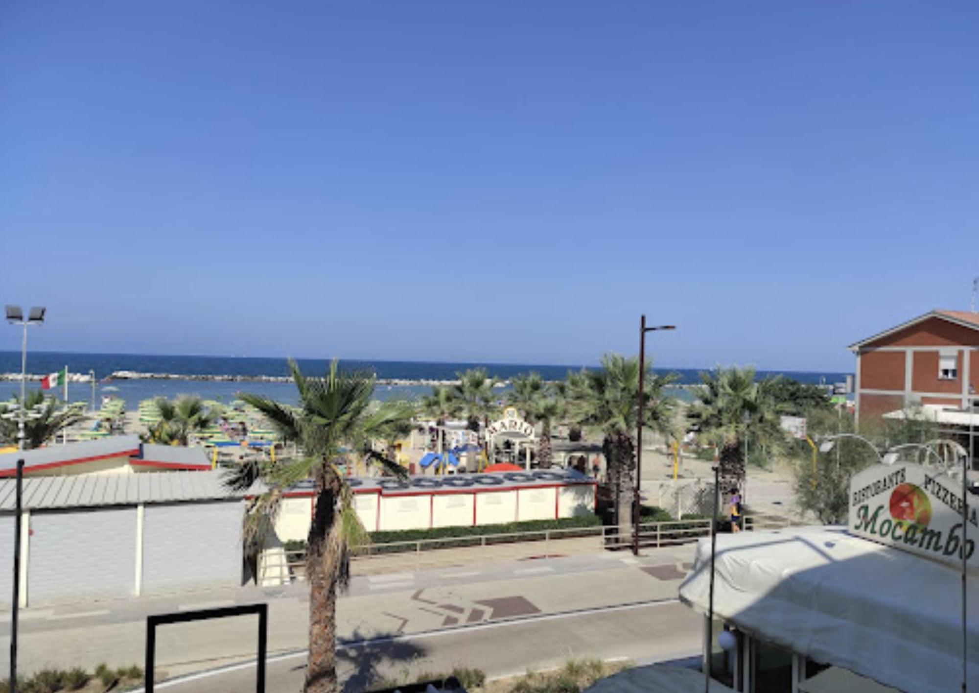 Hotel Bonaria Rimini Exterior photo