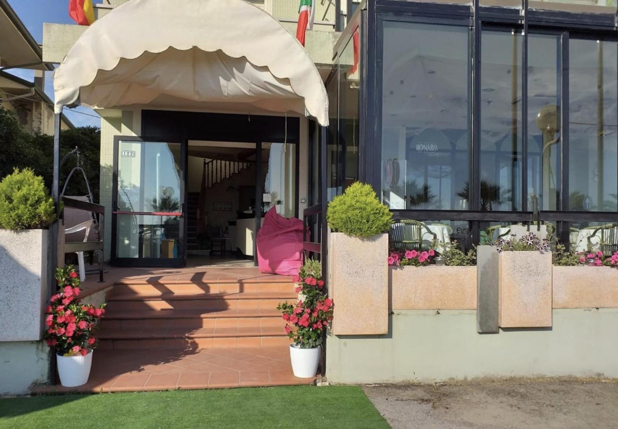 Hotel Bonaria Rimini Exterior photo